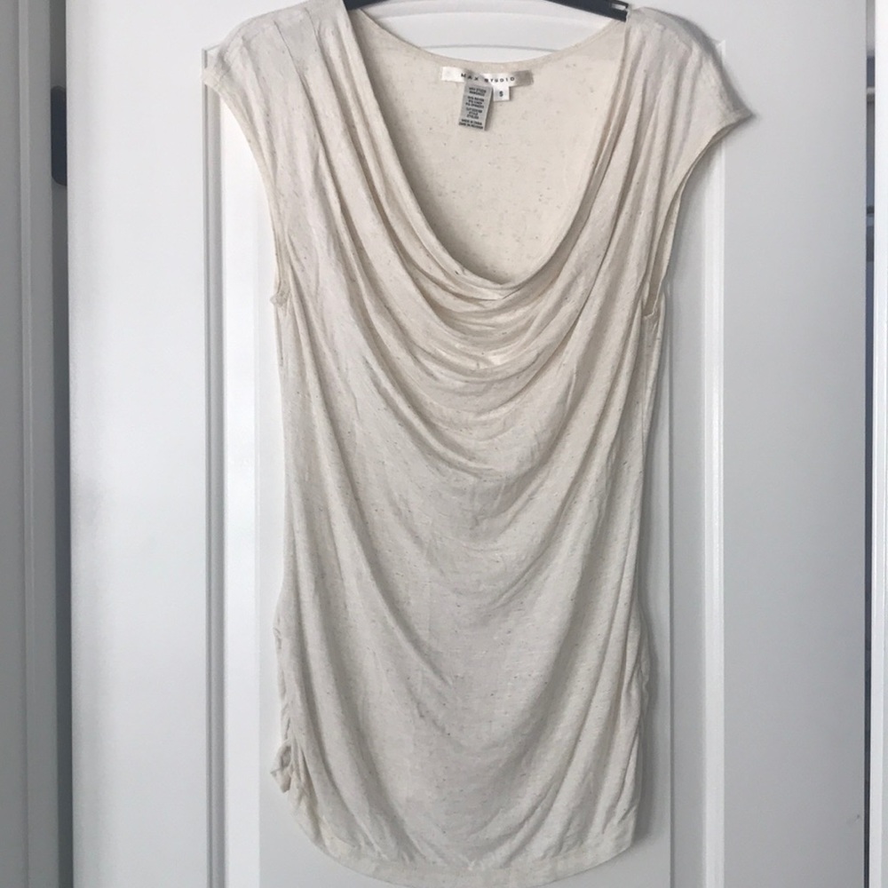 Form fitted but forgiving blouse